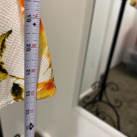 Socialite Floral Blouse in Yellow and Red - Picture 6 of 7